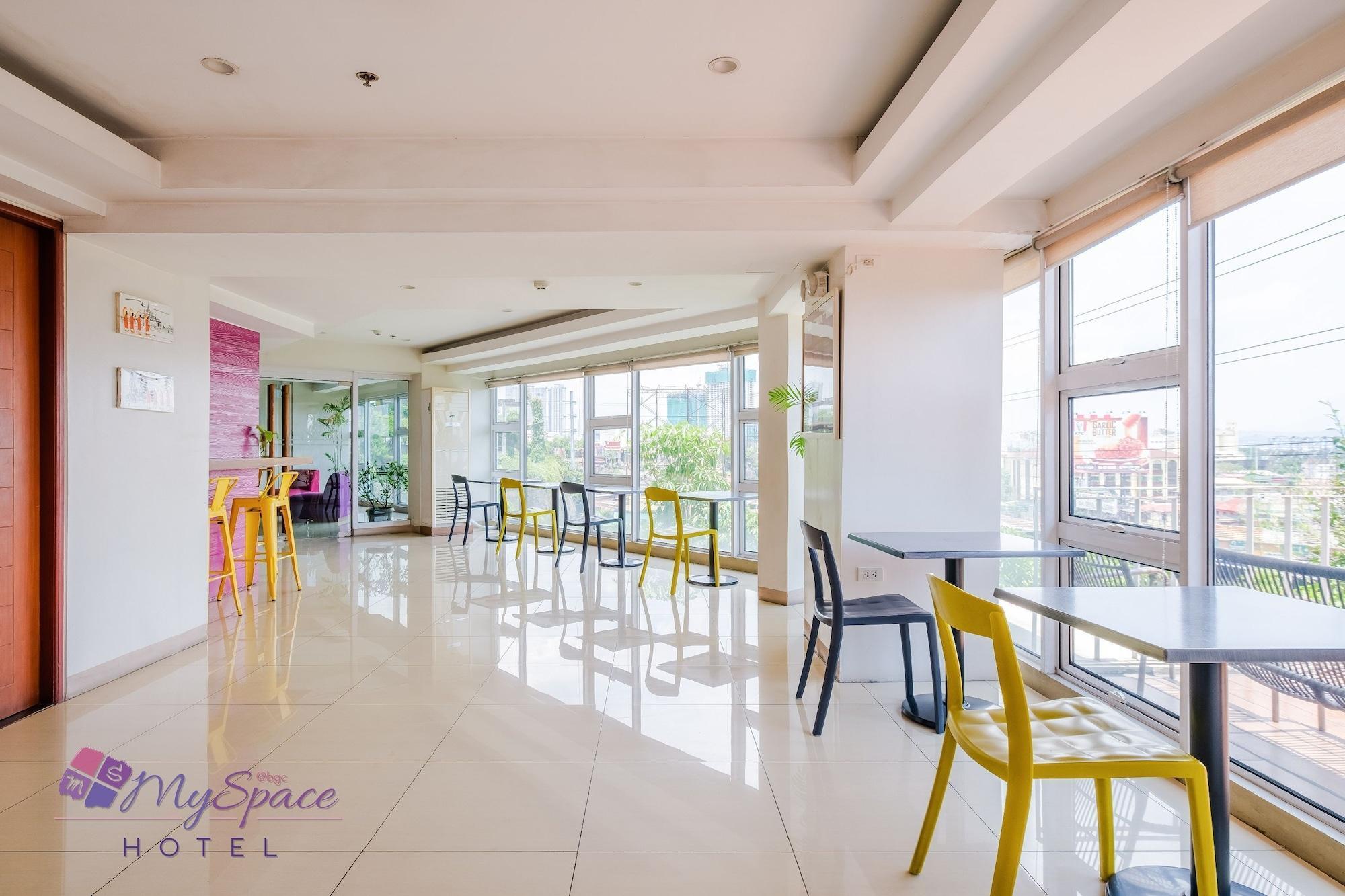 Myspace Hotel @Bgc Pasig City Buitenkant foto